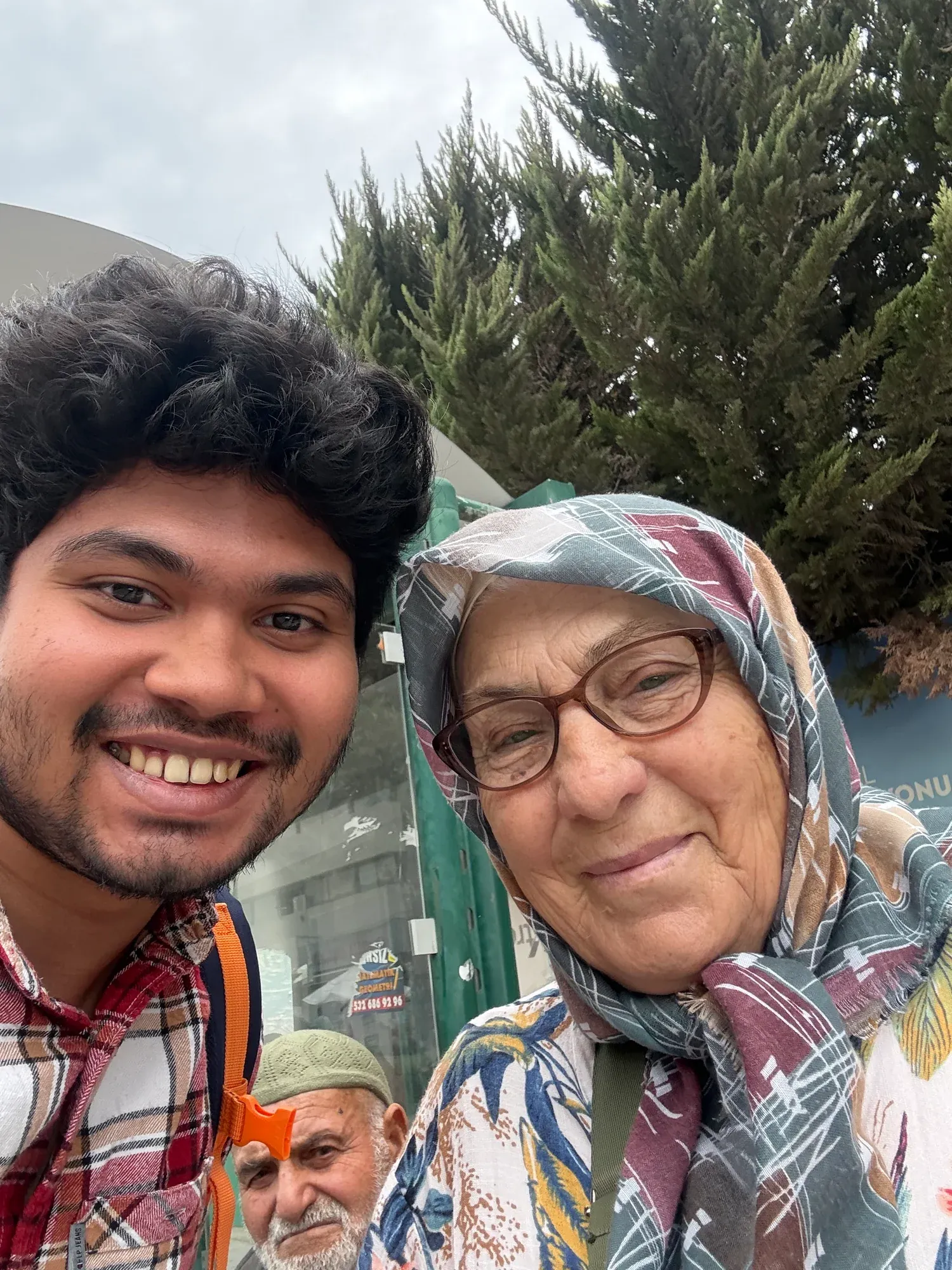A photo with the granny I met on the way to Urla